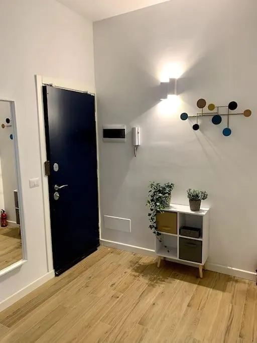 Appartamento Con Terrazzo Sui Tetti Milanesi شقة ميلان
