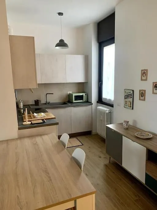 شقة Appartamento Con Terrazzo Sui Tetti Milanesi