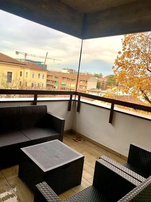 Appartamento Con Terrazzo Sui Tetti Milanesi 0*, ميلان إيطاليا